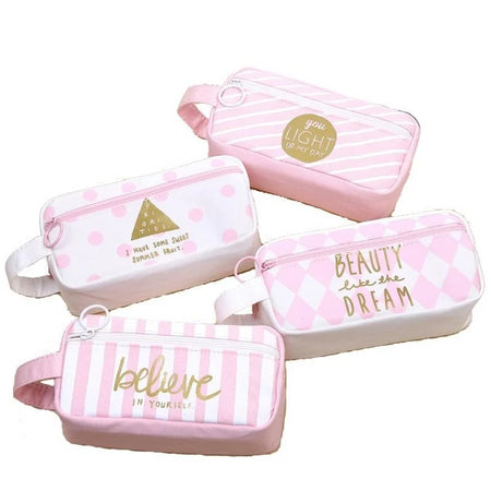 Jolie trousse de toilette fille